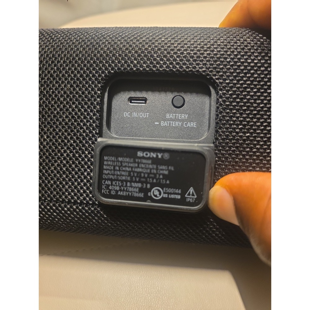 Sony ULT FIELD 3 Bluetooth Wireless Speaker - SRS-ULT30/B - Picture 3 of 6